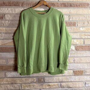 Lululemon Women's Green Sweatshirt